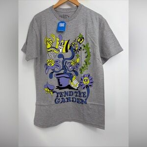 Market Studios Tend The Garden Tee Shirt Basketball Sz M